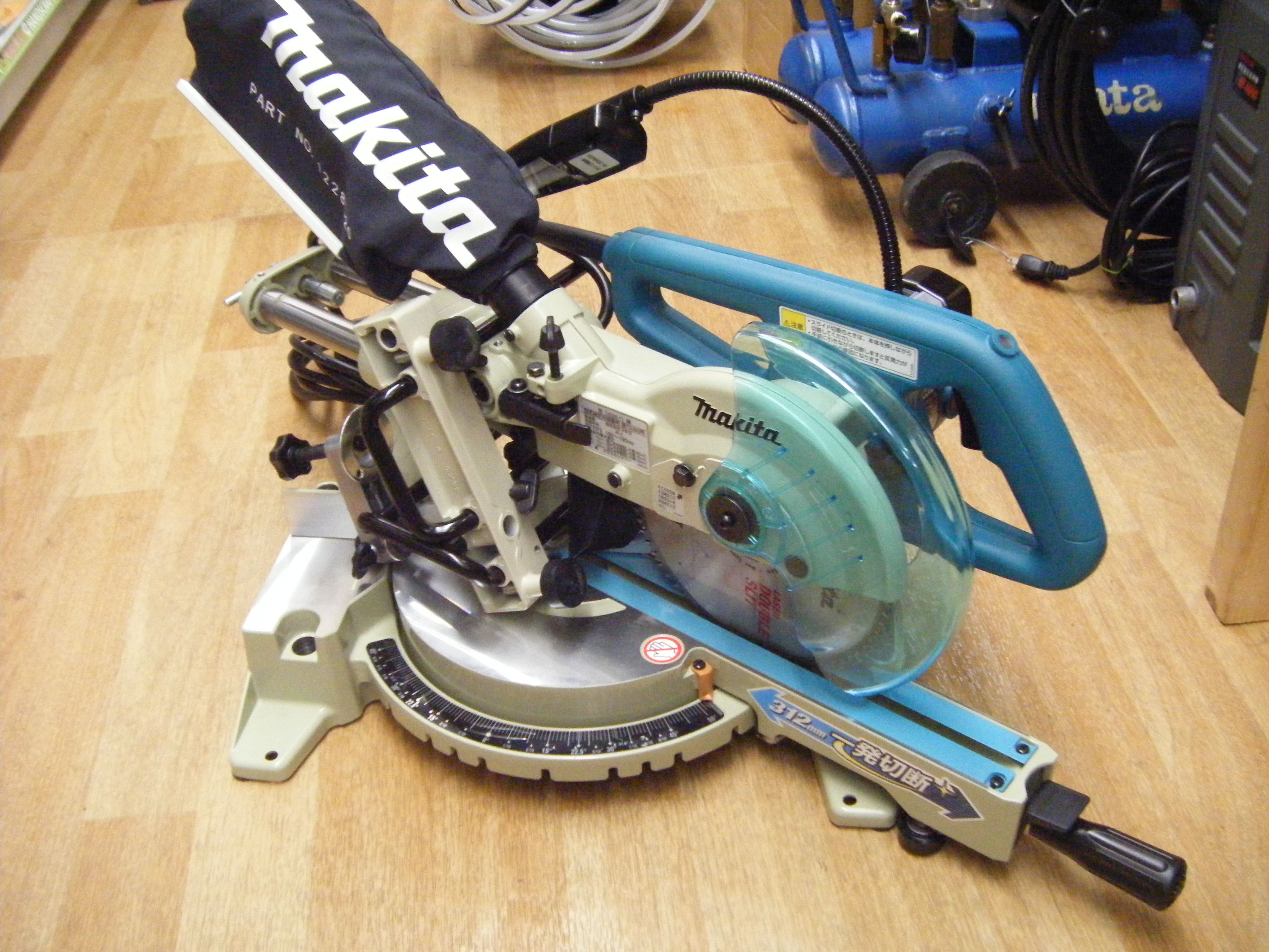 マキタ makita LS0715F スライドマルノコ 190mm 【ハンズクラフト宜野
